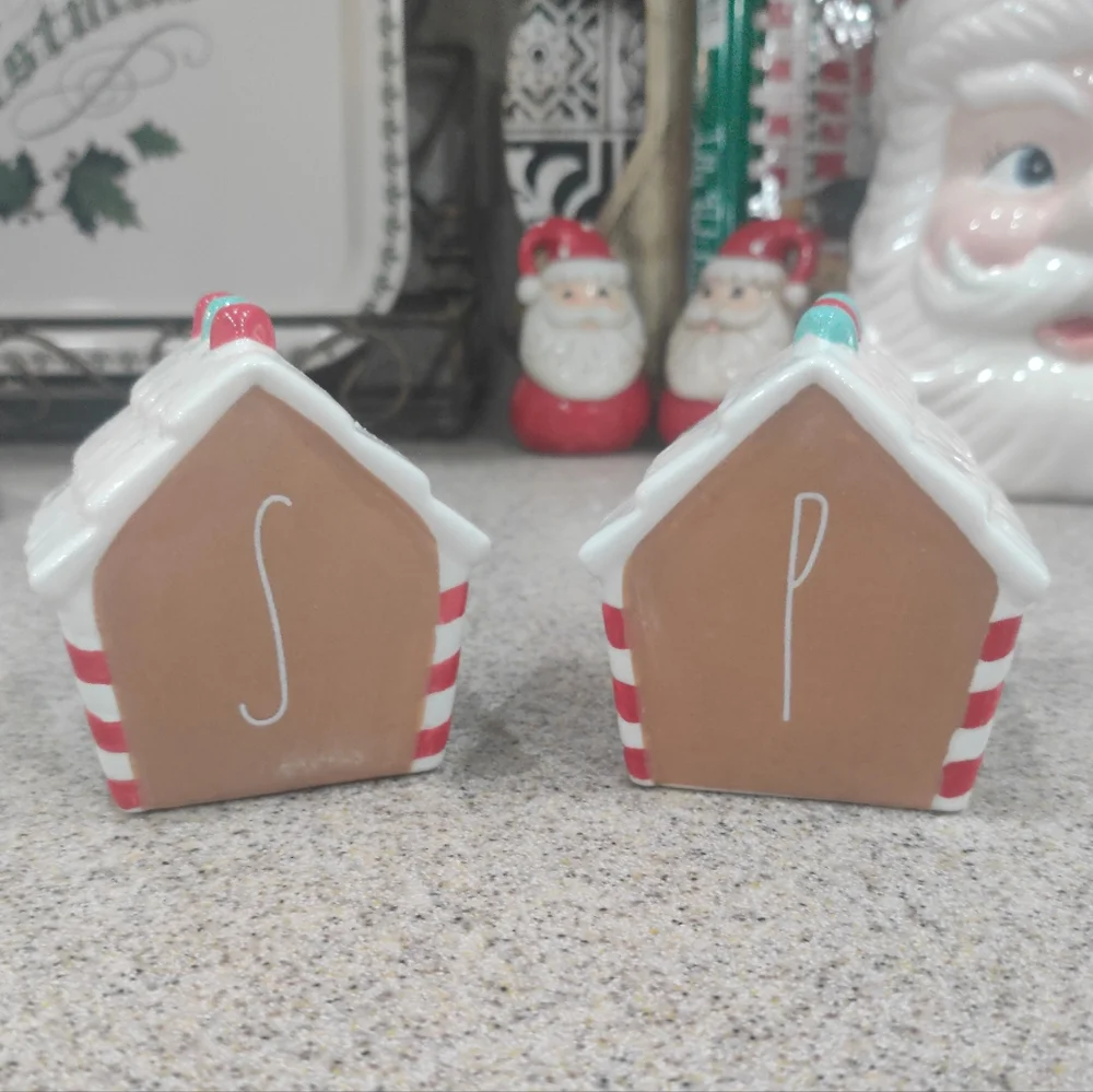 Rae Dunn Christmas Gingerbread House Salt‎ and Pepper Shaker Set